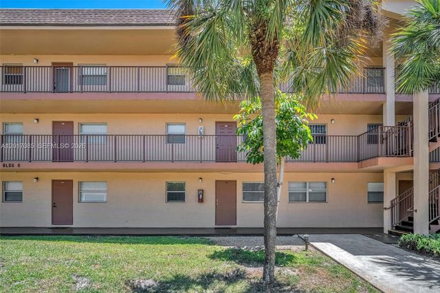 4101 NW 26th St 158, Lauderhill, FL 33313