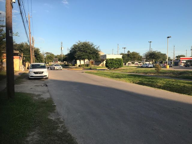 1001 Booth Street, Houston, TX 77009