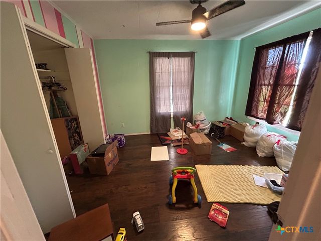 351 Stone Oak Drive, Inez, TX 77968