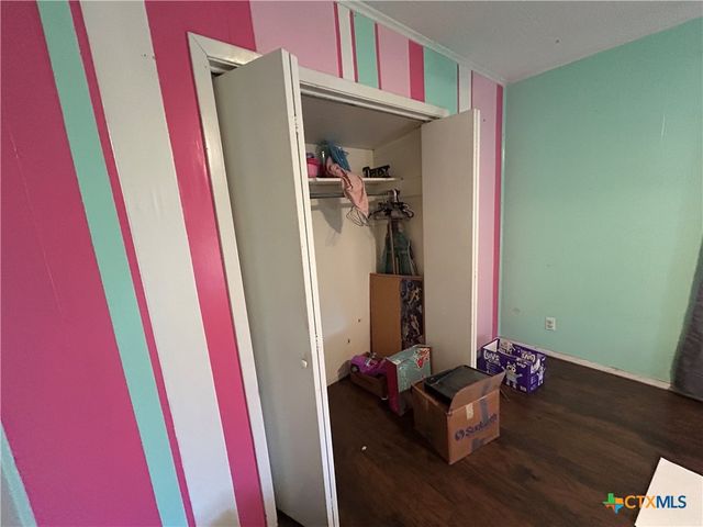 351 Stone Oak Drive, Inez, TX 77968