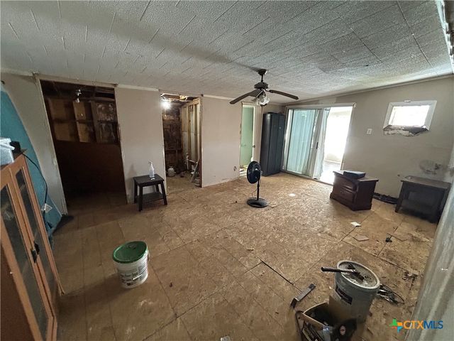 351 Stone Oak Drive, Inez, TX 77968