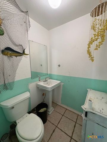 351 Stone Oak Drive, Inez, TX 77968