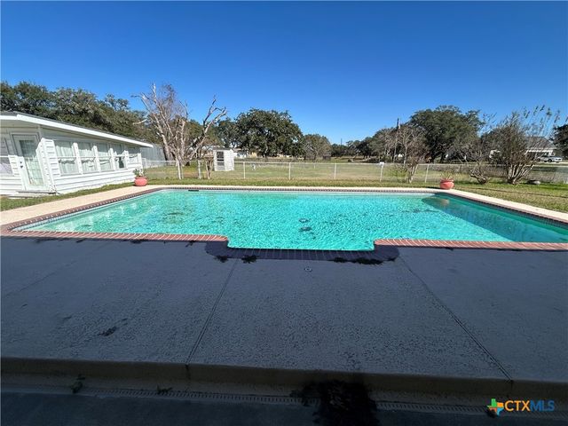 351 Stone Oak Drive, Inez, TX 77968