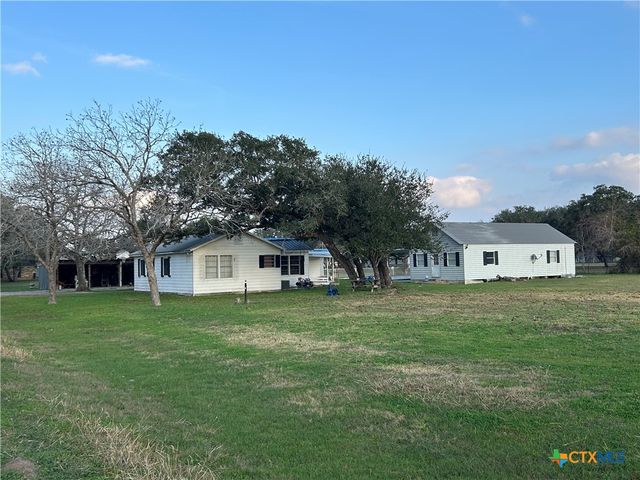 351 Stone Oak Drive, Inez, TX 77968