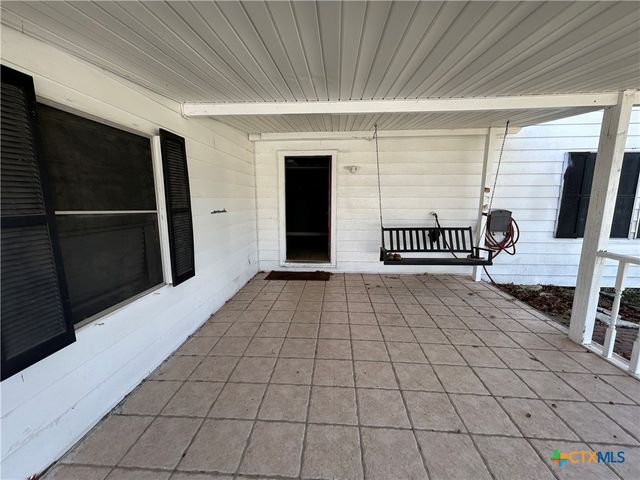 351 Stone Oak Drive, Inez, TX 77968