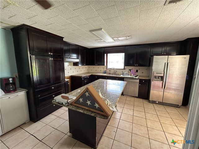 351 Stone Oak Drive, Inez, TX 77968