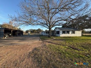 351 Stone Oak Drive, Inez, TX 77968