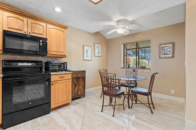 3409 SE 8th Street 6, Pompano Beach, FL 33062