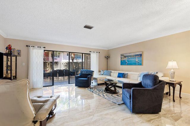 3409 SE 8th Street 6, Pompano Beach, FL 33062