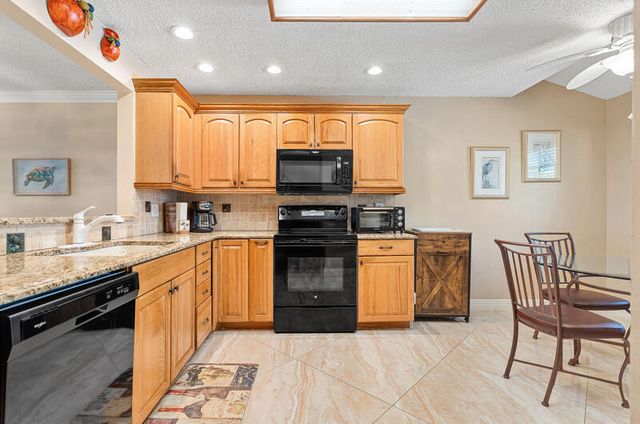 3409 SE 8th Street 6, Pompano Beach, FL 33062