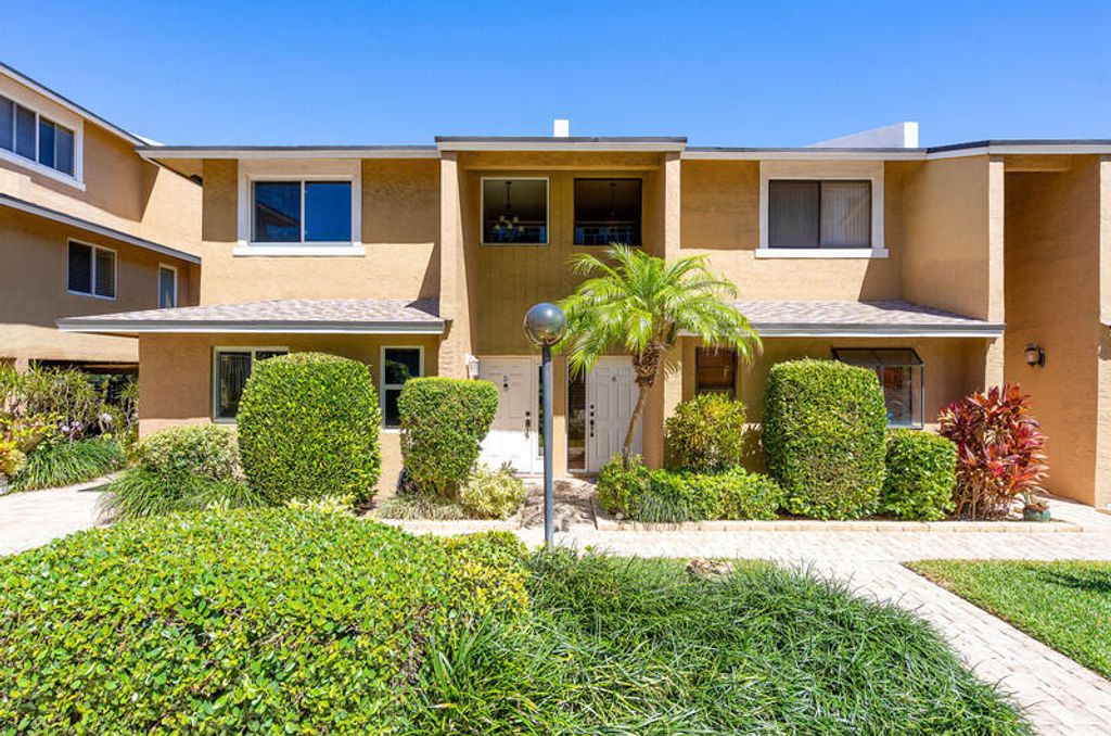 3409 SE 8th Street 6, Pompano Beach, FL 33062
