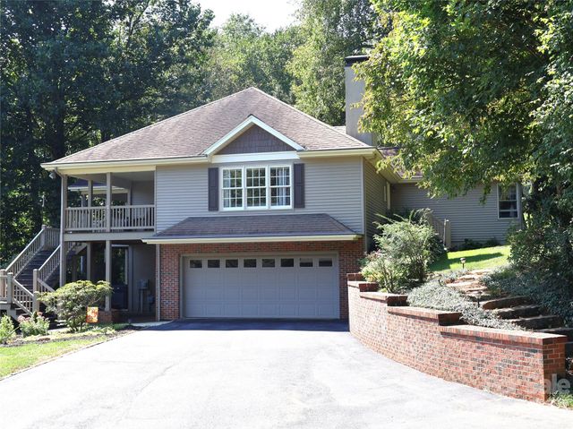 105 Deer Glade Lane, Waynesville, NC 28786