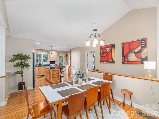 105 Deer Glade Lane, Waynesville, NC 28786
