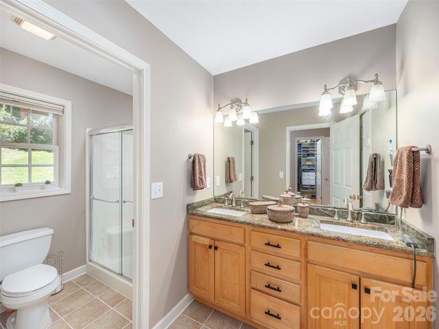 105 Deer Glade Lane, Waynesville, NC 28786
