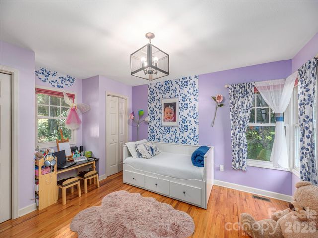 105 Deer Glade Lane, Waynesville, NC 28786