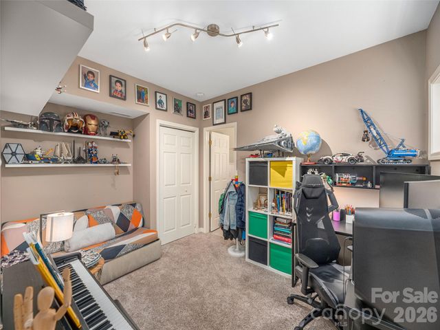 105 Deer Glade Lane, Waynesville, NC 28786