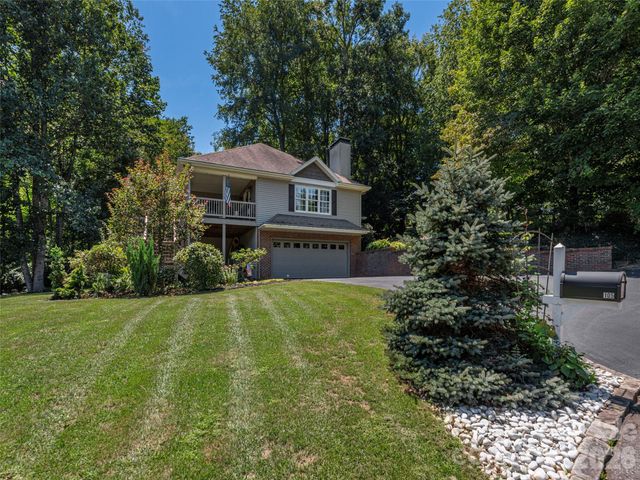 105 Deer Glade Lane, Waynesville, NC 28786