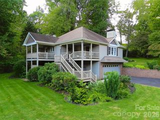 105 Deer Glade Lane, Waynesville, NC 28786