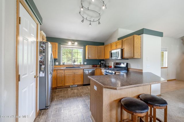 30267 N WHEATRIDGE RD, Athol, ID 83801