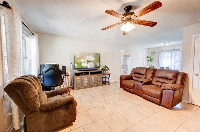 320 Chiefvan Terrace NE, Calhoun, GA 30701