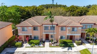 816 NW 208th Way, Pembroke Pines, FL 33029