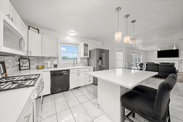 3032 SANDY RIDGE Drive, Steger, IL 60475