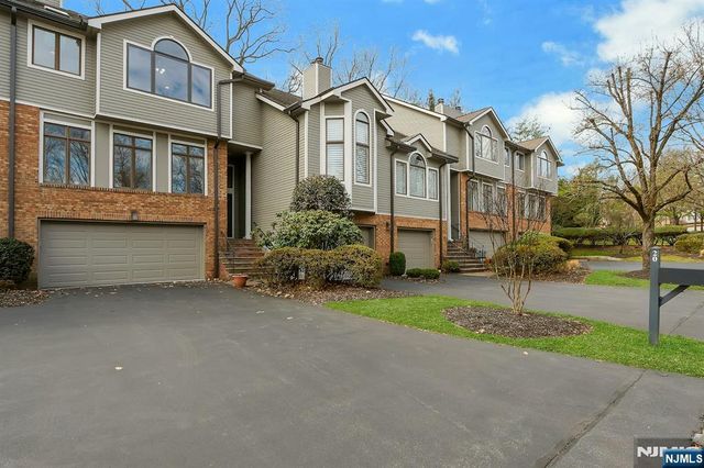 20 Lakeview Drive, Old Tappan, NJ 07675