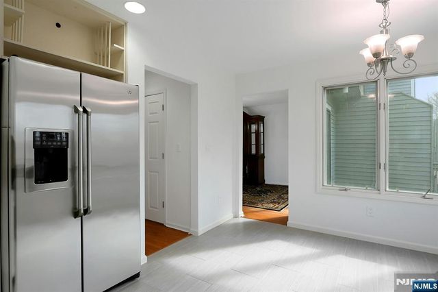 20 Lakeview Drive, Old Tappan, NJ 07675