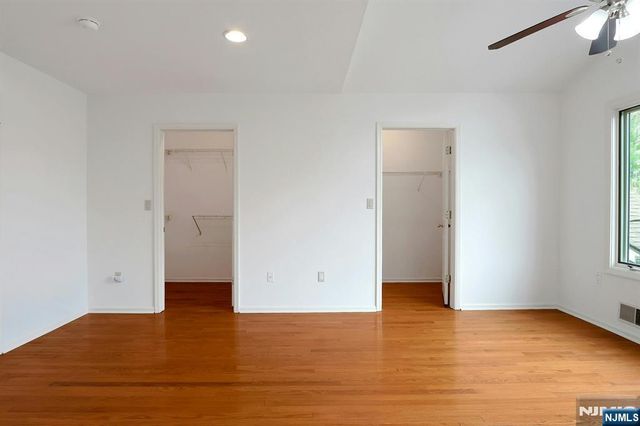 20 Lakeview Drive, Old Tappan, NJ 07675