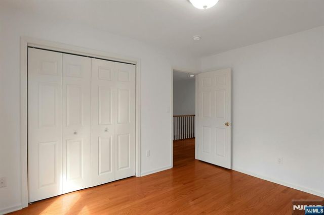 20 Lakeview Drive, Old Tappan, NJ 07675