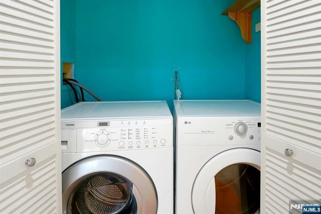 20 Lakeview Drive, Old Tappan, NJ 07675