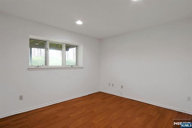 20 Lakeview Drive, Old Tappan, NJ 07675