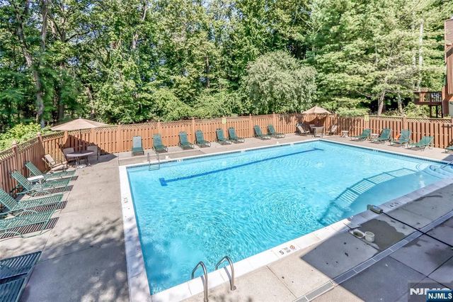 20 Lakeview Drive, Old Tappan, NJ 07675