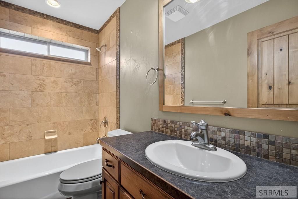 Image 43 of property listing at 102 N 3918 E, Rigby, ID 83442