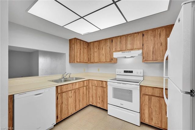 8474 Charter Club CIR 13, Fort Myers, FL 33919