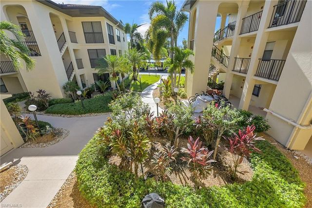 8474 Charter Club CIR 13, Fort Myers, FL 33919