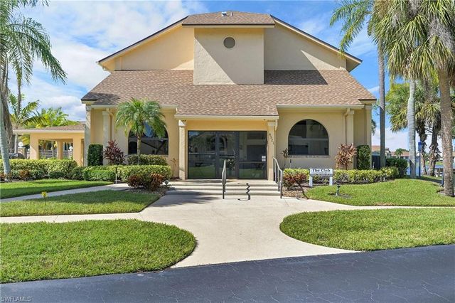 8474 Charter Club CIR 13, Fort Myers, FL 33919