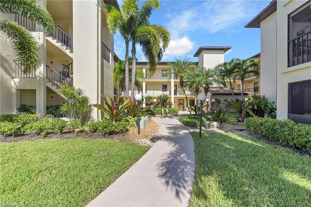 8474 Charter Club CIR 13, Fort Myers, FL 33919