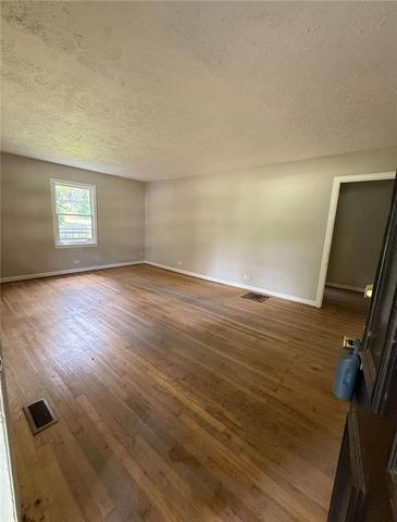 7205 Lakeview Drive, Covington, GA 30014