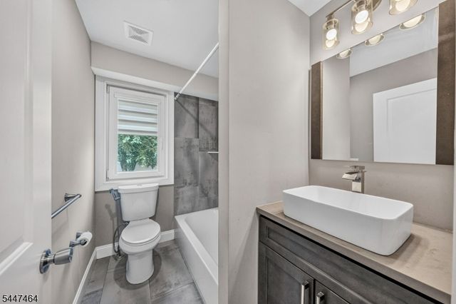 112 E 12Th St, Linden City, NJ 07036