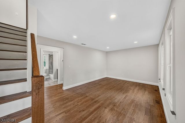 112 E 12Th St, Linden City, NJ 07036