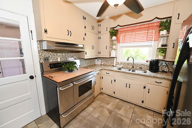 902 E Boyd Street, Maiden, NC 28650