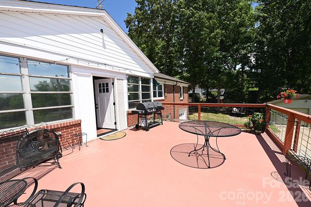 902 E Boyd Street, Maiden, NC 28650