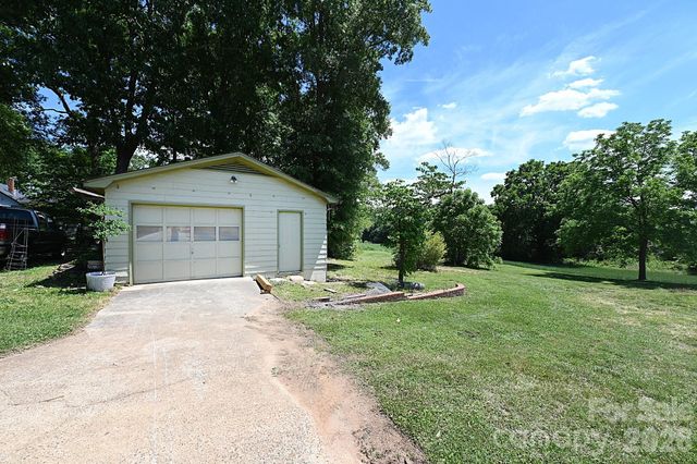 902 E Boyd Street, Maiden, NC 28650