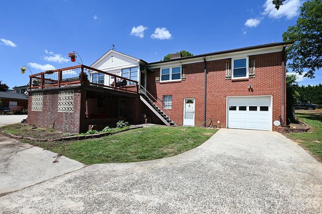 902 E Boyd Street, Maiden, NC 28650