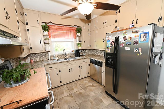 902 E Boyd Street, Maiden, NC 28650
