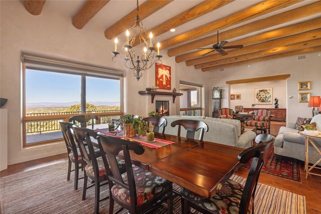 1035 Sierra Del Norte, Santa Fe, NM 87501