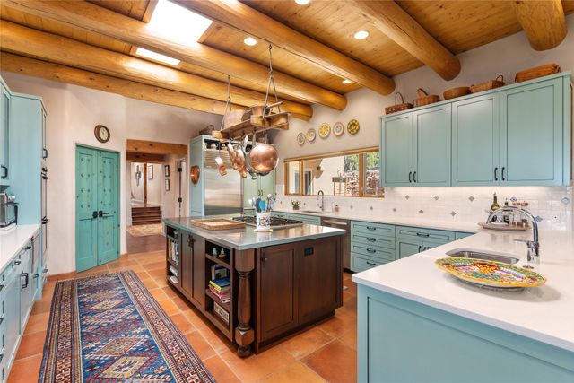 1035 Sierra Del Norte, Santa Fe, NM 87501