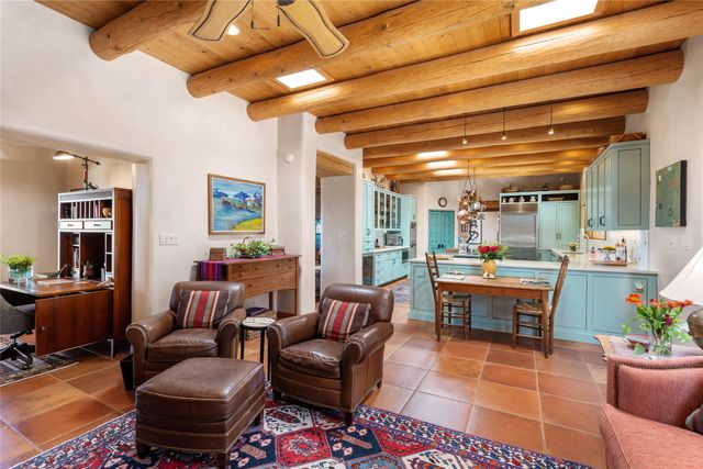 1035 Sierra Del Norte, Santa Fe, NM 87501