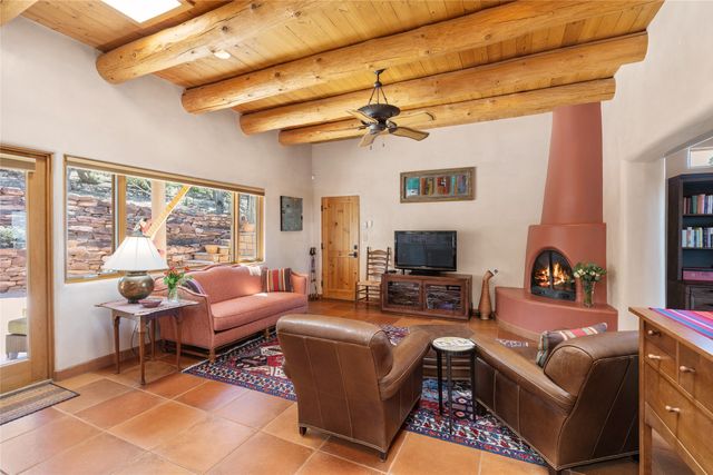 1035 Sierra Del Norte, Santa Fe, NM 87501